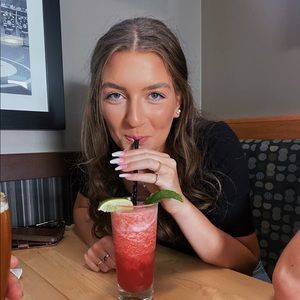 Meet your Posher, Danika